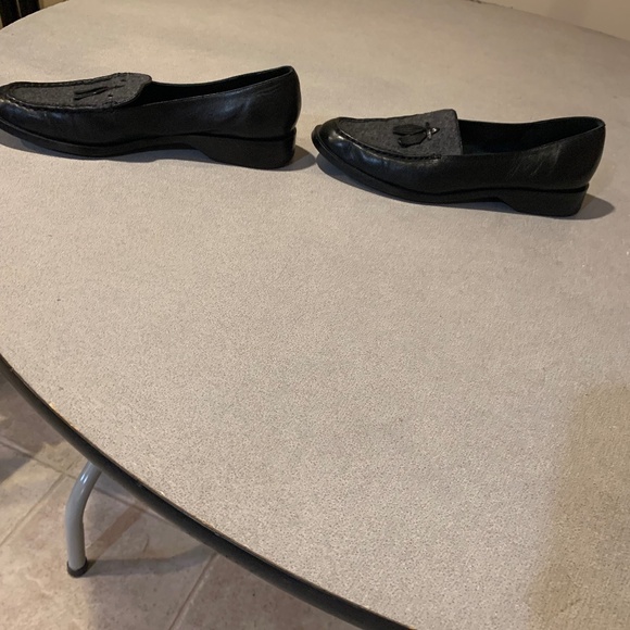 Etienne Aigner Black/Gray  Leather Loafers sz 8.5 M - Picture 4 of 6